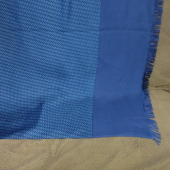 ❤️HERMES Mens Vintage 100% Silk Fringed Shawl Scarf with Box 57x36 - Picture 10 of 10